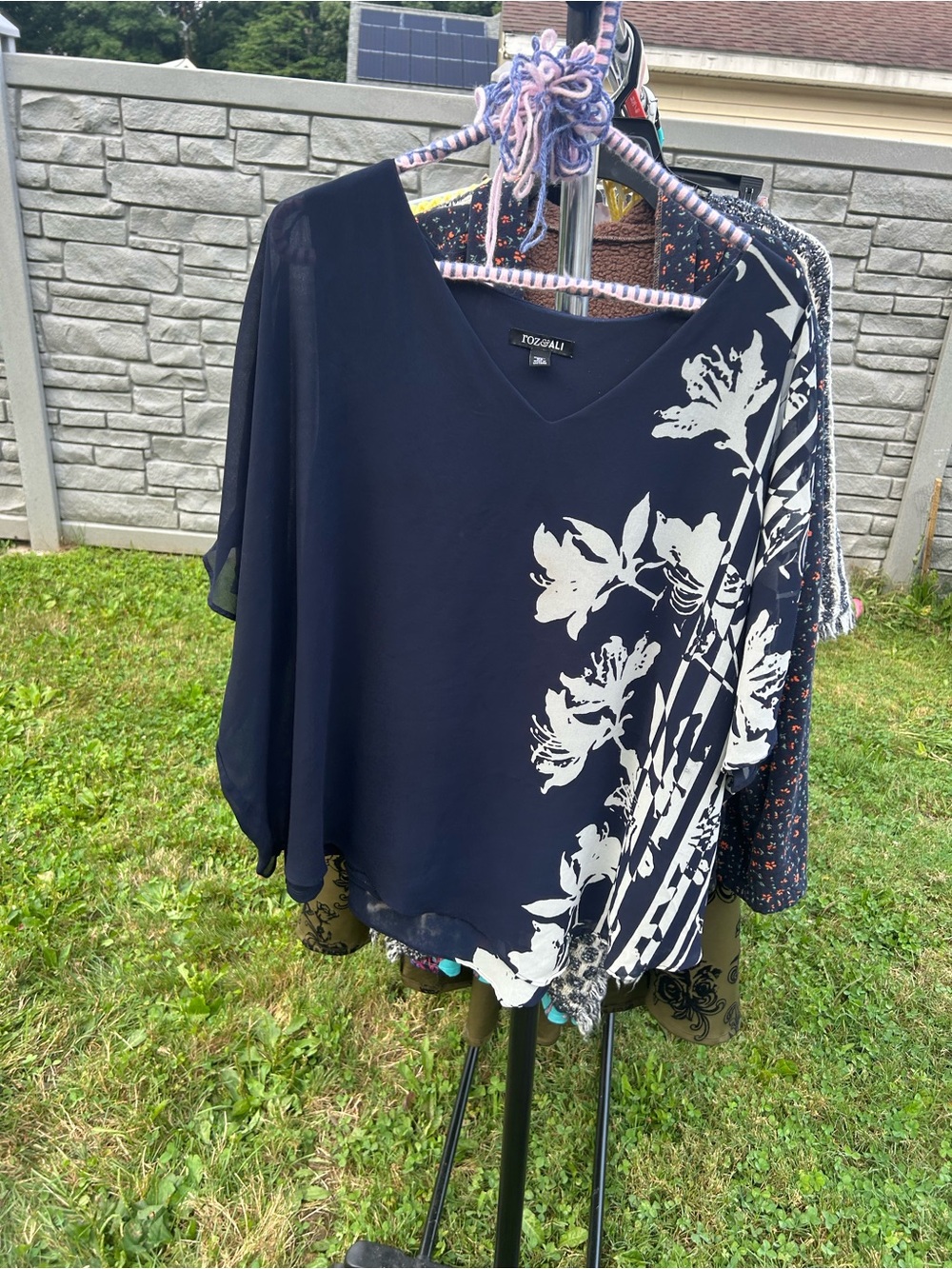 Roz & Ali Navy V-Neck Floral Tunic